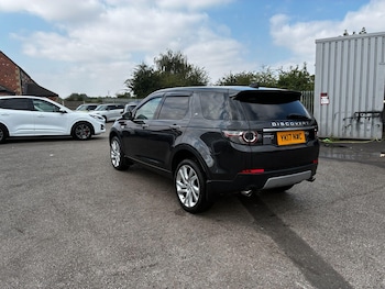 Used Land Rover Discovery Sport 2017 for sale - 79269105: Photo