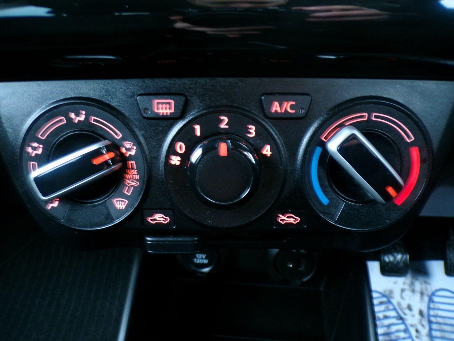 Used Suzuki Swift 2023 for sale - 77238564: Photo 15