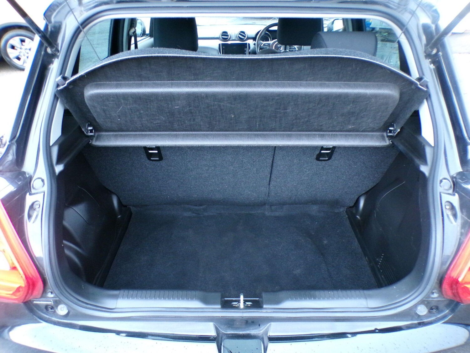 Used Suzuki Swift 2023 for sale - 77238564: Photo 29