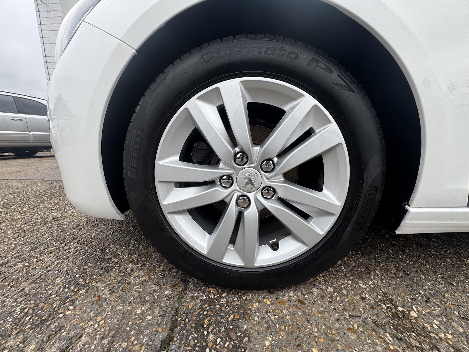 Used Peugeot 308 2015 for sale - 77551362: Photo 14