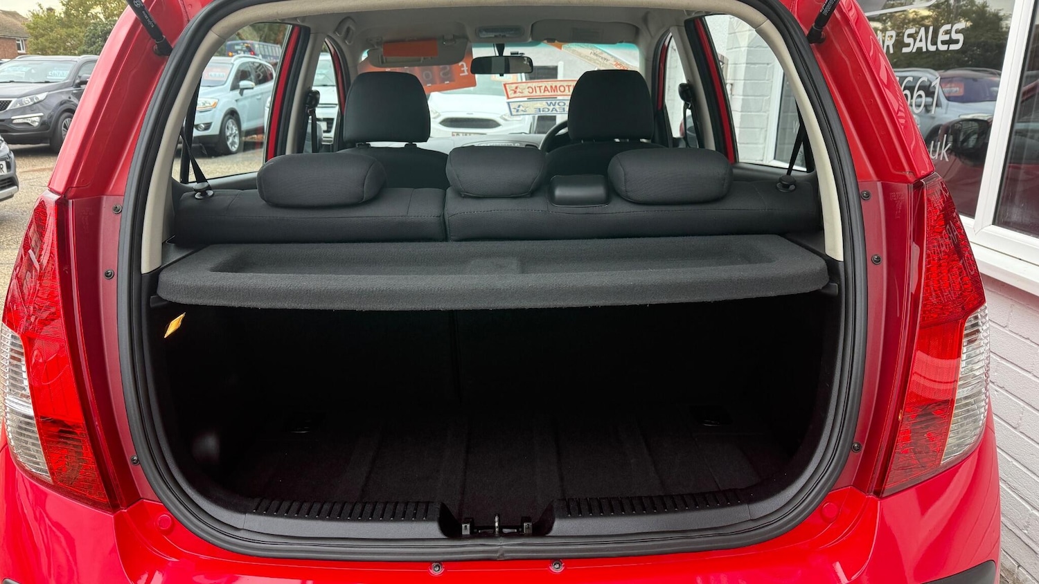 Used Hyundai i10 2010 for sale - 76423678: Photo 13