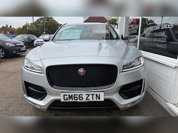 Used Jaguar F-Pace 2016 for sale - 76456721: Photo