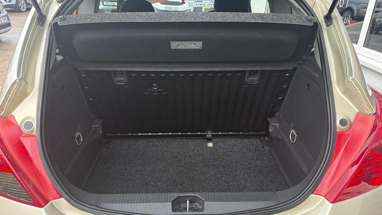 Used Vauxhall Corsa 2010 for sale - 76714517: Photo 13