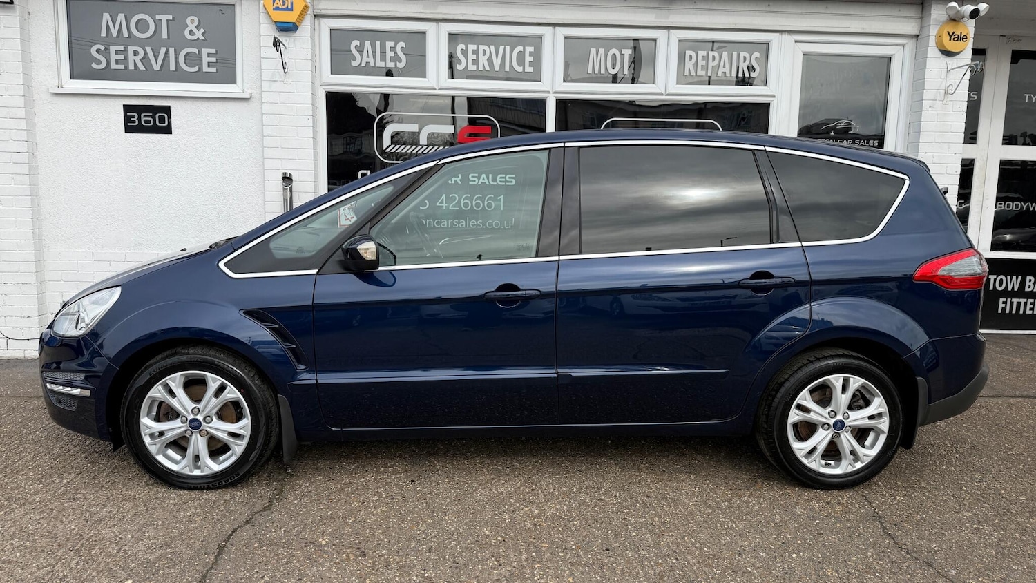 Used Ford S-Max 2012 for sale - 77884377: Photo 4