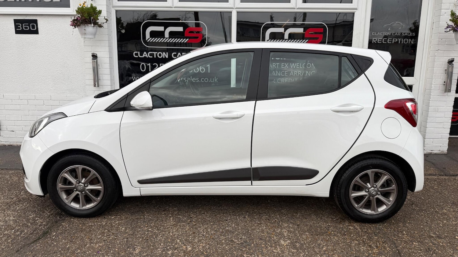 Used Hyundai i10 2015 for sale - 76457369: Photo 4