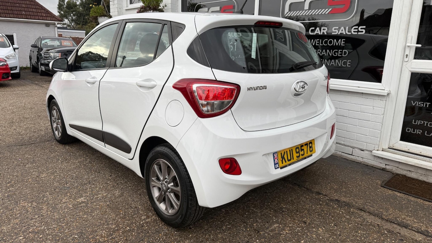 Used Hyundai i10 2015 for sale - 76457369: Photo 5