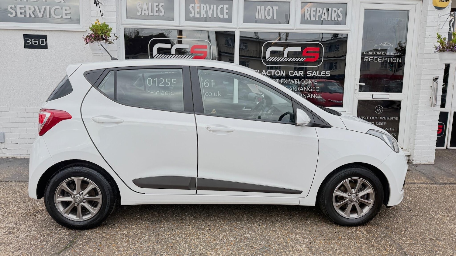 Used Hyundai i10 2015 for sale - 76457369: Photo 8