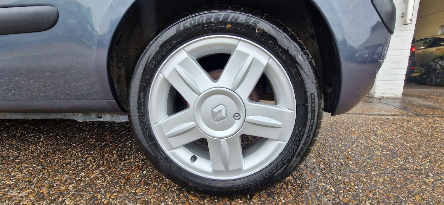 Used Renault Clio 2005 for sale - 76537640: Photo 14