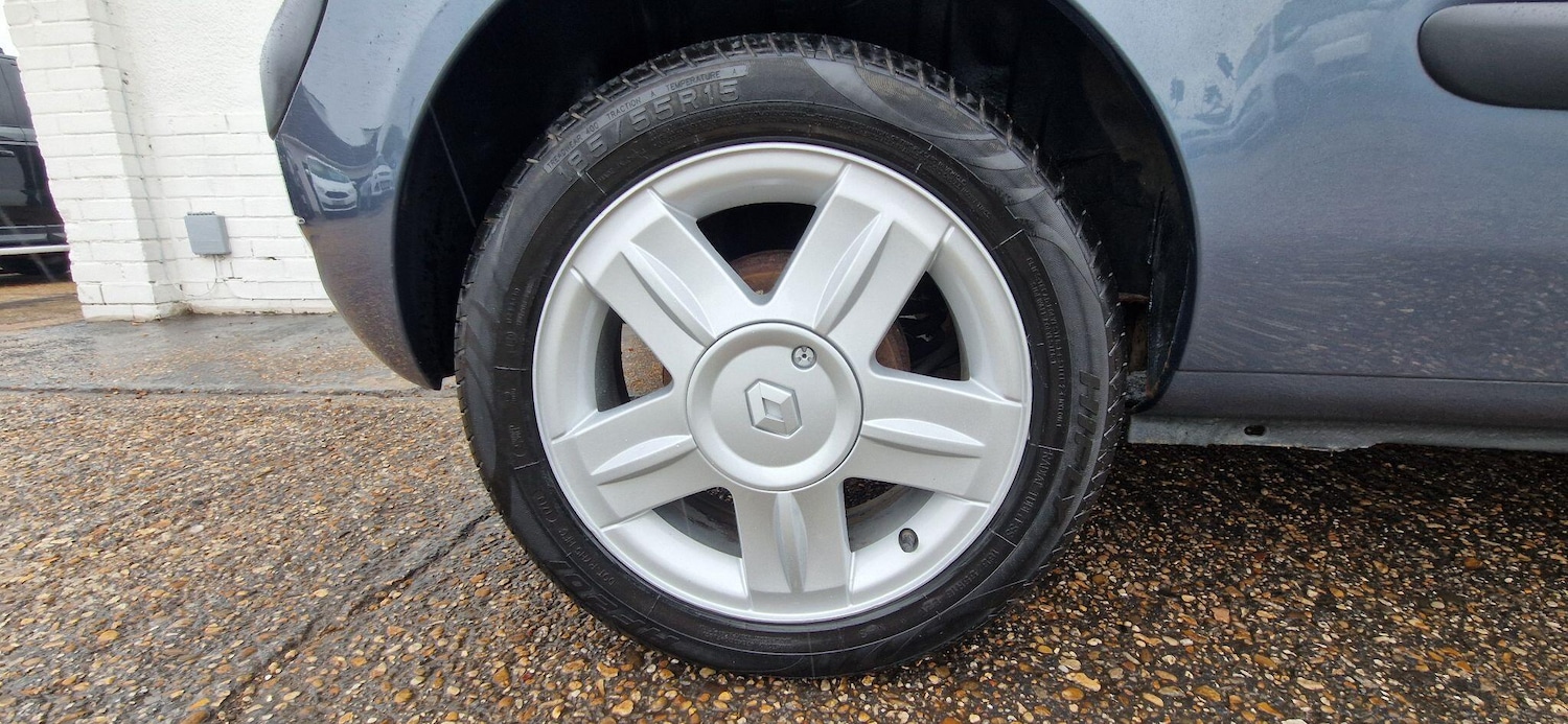 Used Renault Clio 2005 for sale - 76537640: Photo 18