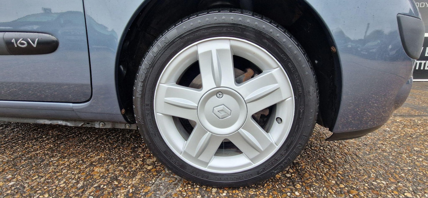 Used Renault Clio 2005 for sale - 76537640: Photo 19