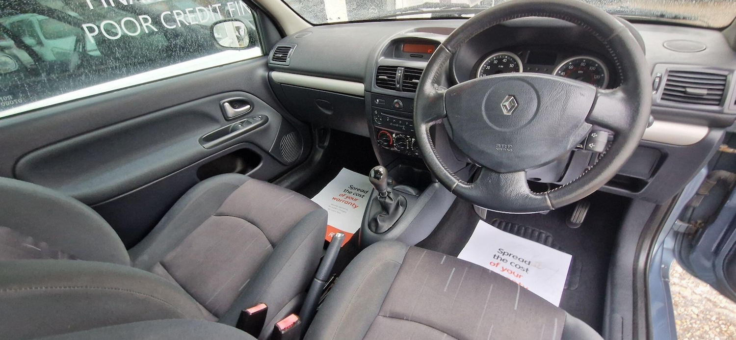 Used Renault Clio 2005 for sale - 76537640: Photo 9