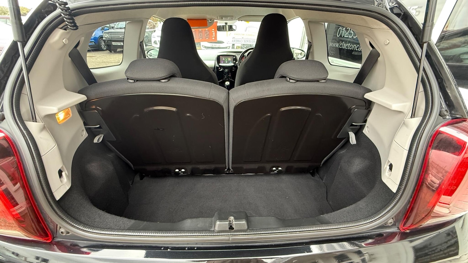 Used Peugeot 108 2015 for sale - 76084840: Photo 13