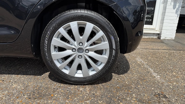 Used Suzuki Swift 2011 for sale - 75041118: Photo 19