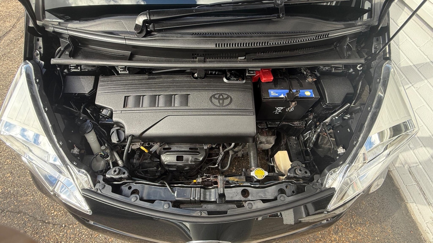 Used Toyota Verso 2011 for sale - 76041834: Photo 11