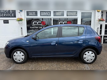 Used Dacia Sandero 2017 for sale - 78778980: Photo