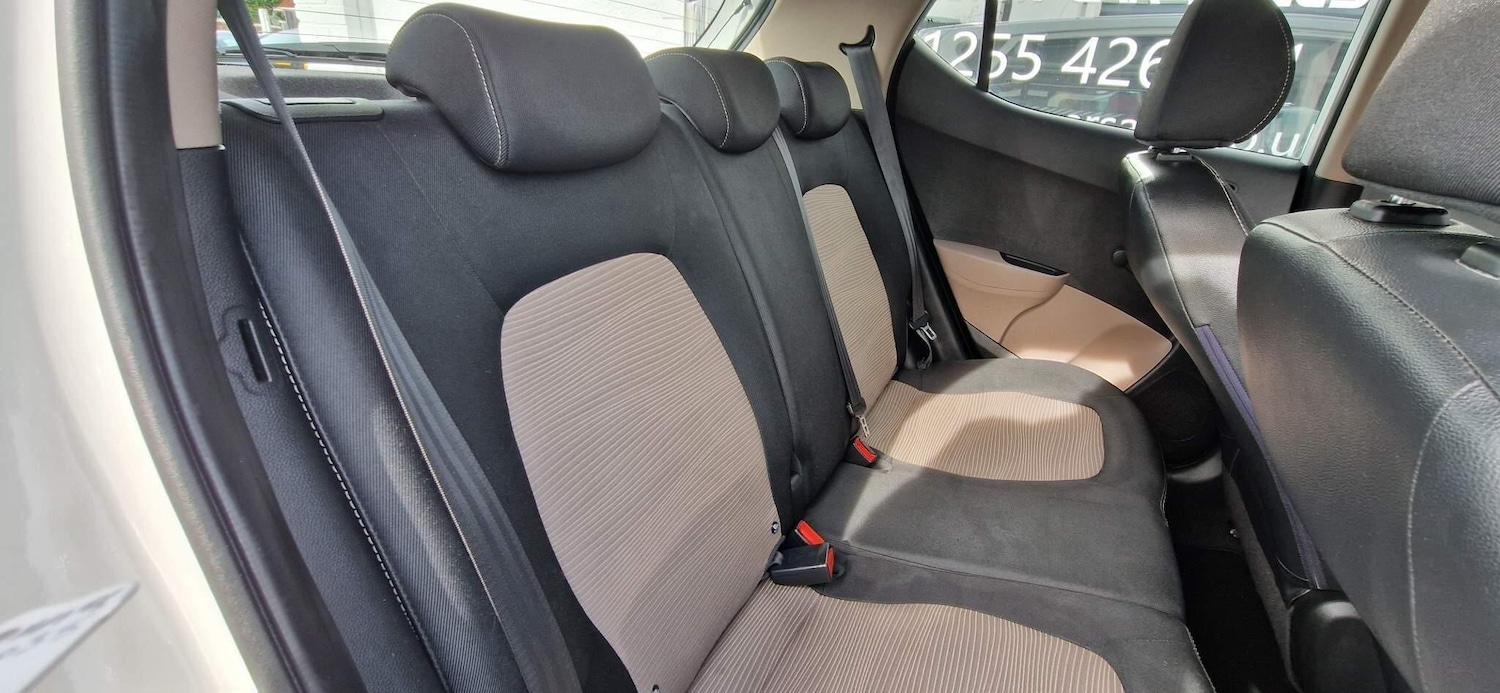 Used Hyundai i10 2014 for sale - 76188858: Photo 12