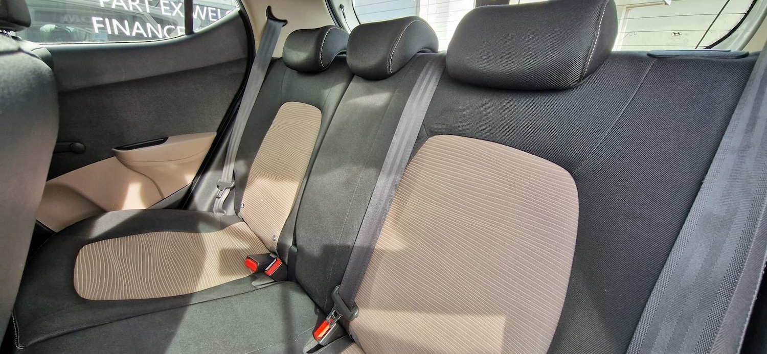 Used Hyundai i10 2014 for sale - 76188858: Photo 17