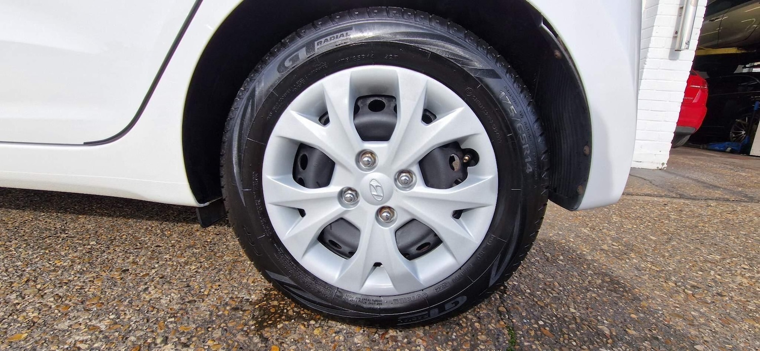 Used Hyundai i10 2014 for sale - 76188858: Photo 19