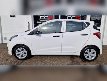 Used Hyundai i10 2014 for sale - 76188858: Photo 4