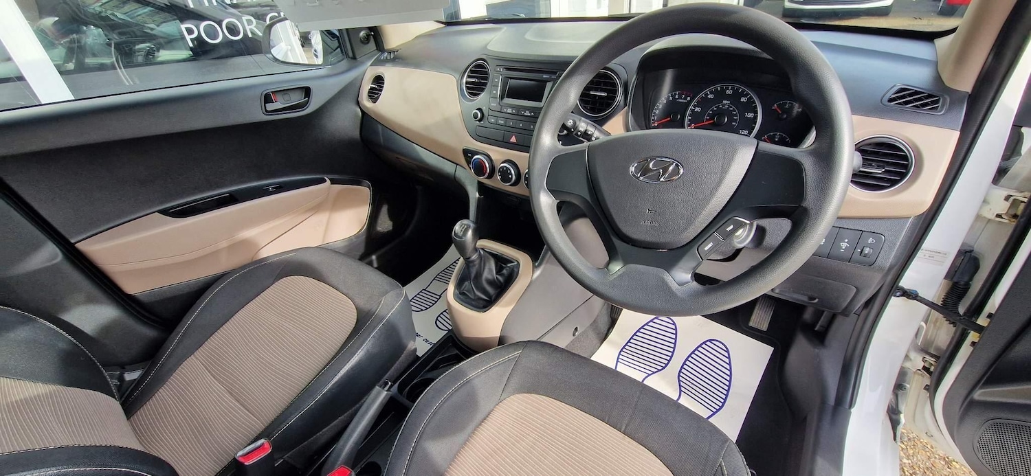 Used Hyundai i10 2014 for sale - 76188858: Photo 9