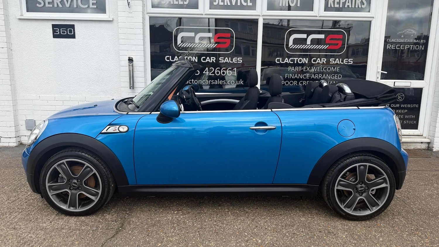 Used MINI Convertible 2010 for sale - 77685066: Photo 4