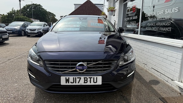 Used Volvo V60 2017 for sale - 75506825: Photo 2