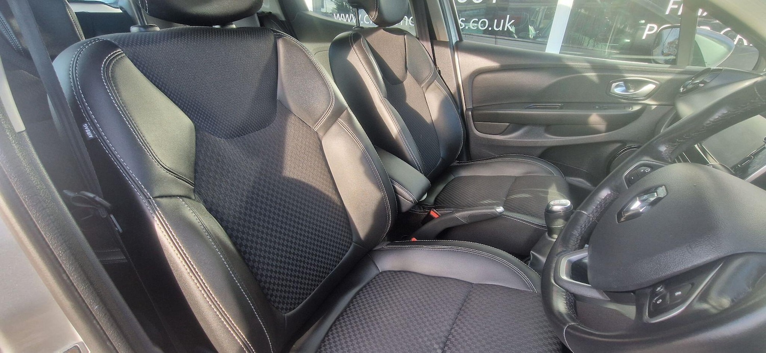 Used Renault Clio 2016 for sale - 76832740: Photo 10