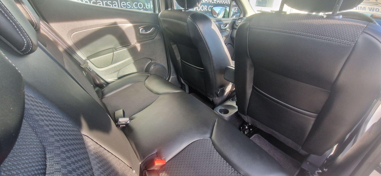 Used Renault Clio 2016 for sale - 76832740: Photo 11