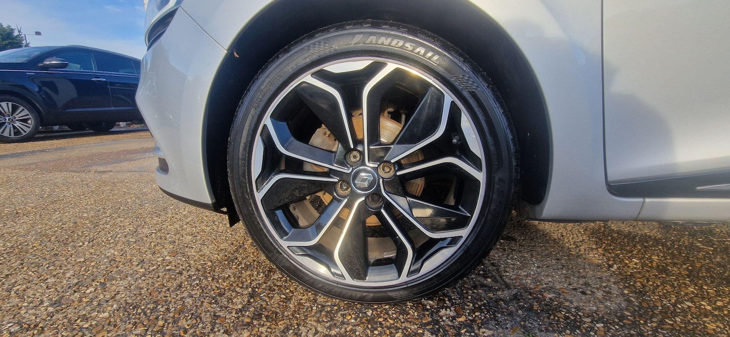 Used Renault Clio 2016 for sale - 76832740: Photo 15