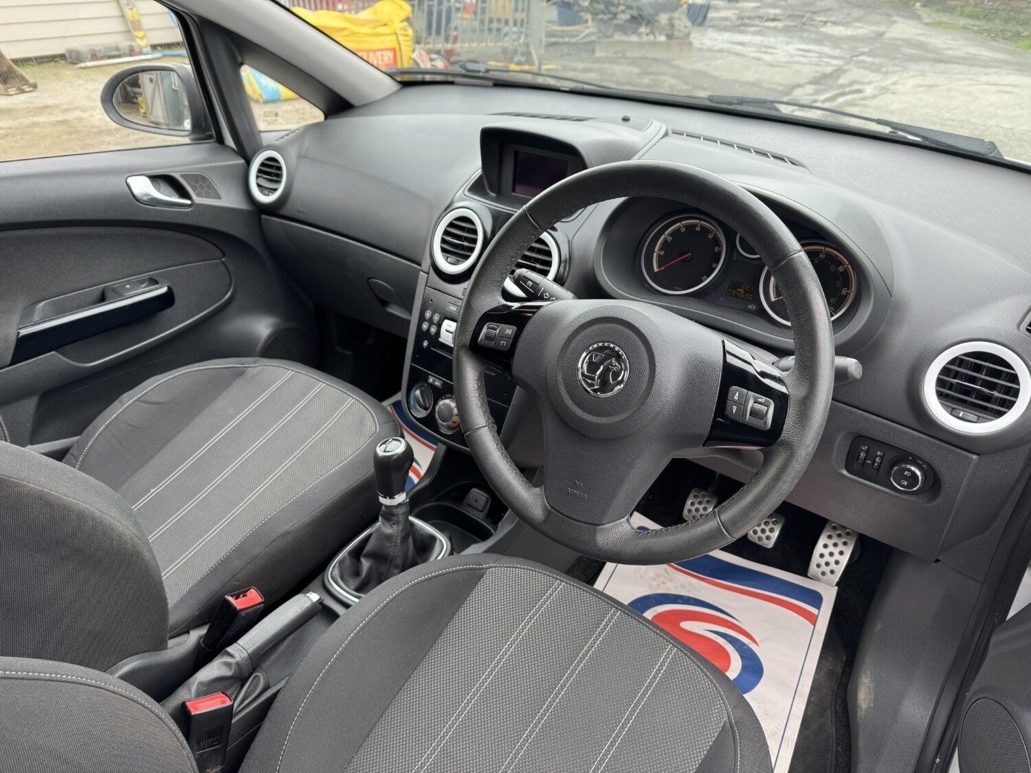 Used Vauxhall Corsa 2013 for sale - 77917394: Photo 9