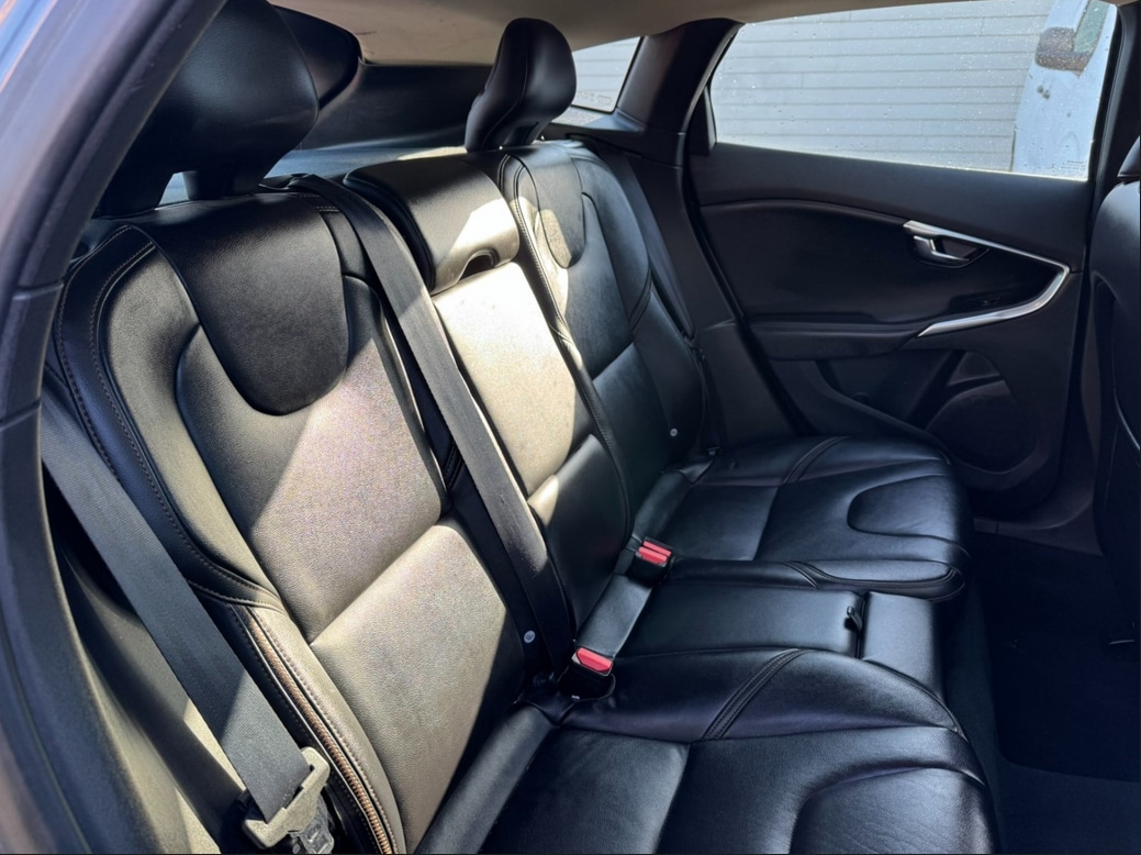 Used Volvo V40 2014 for sale - 76625246: Photo 15