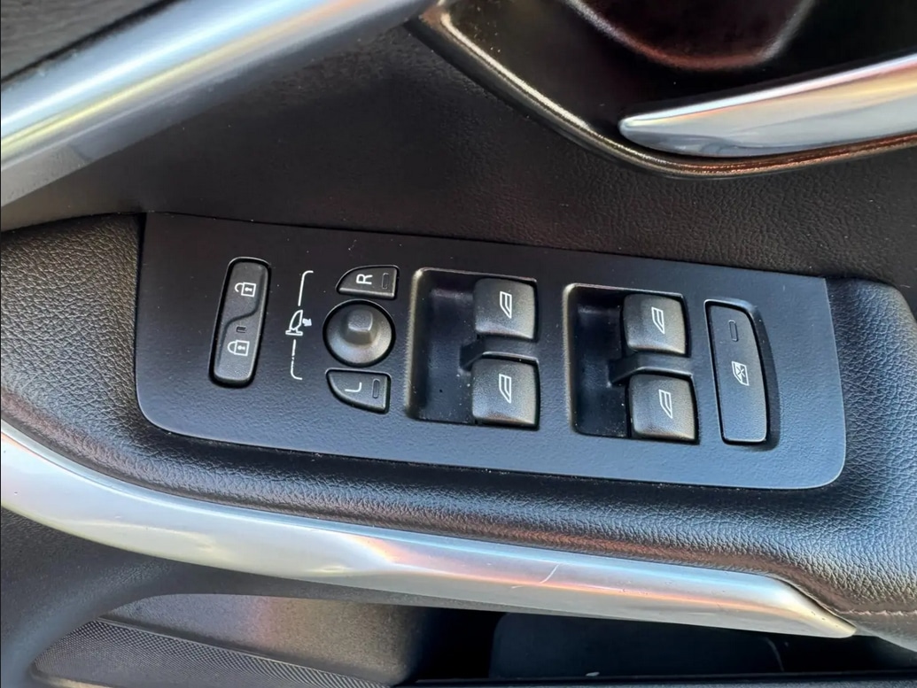 Used Volvo V40 2014 for sale - 76625246: Photo 19