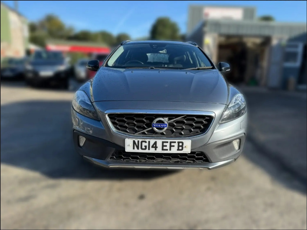 Used Volvo V40 2014 for sale - 76625246: Photo 2