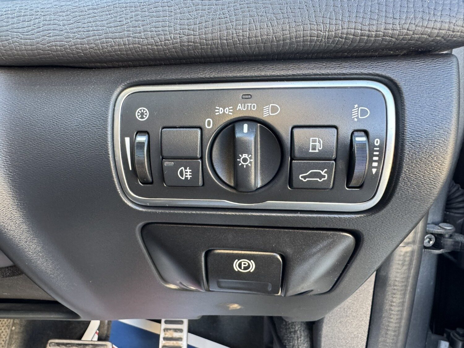 Used Volvo XC60 2017 for sale - 77998634: Photo 17