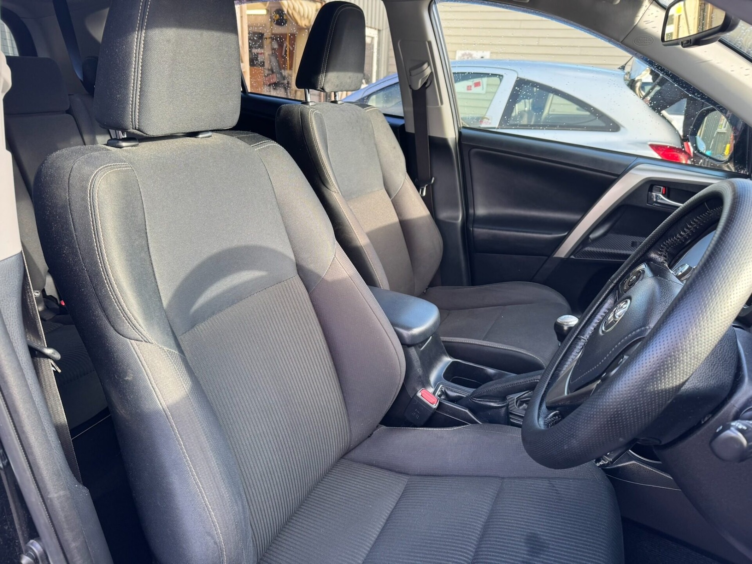 Used Toyota RAV4 2015 for sale - 77006576: Photo 11