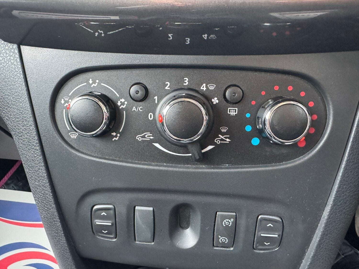 Used Dacia Sandero Stepway 2015 for sale - 76982656: Photo 13