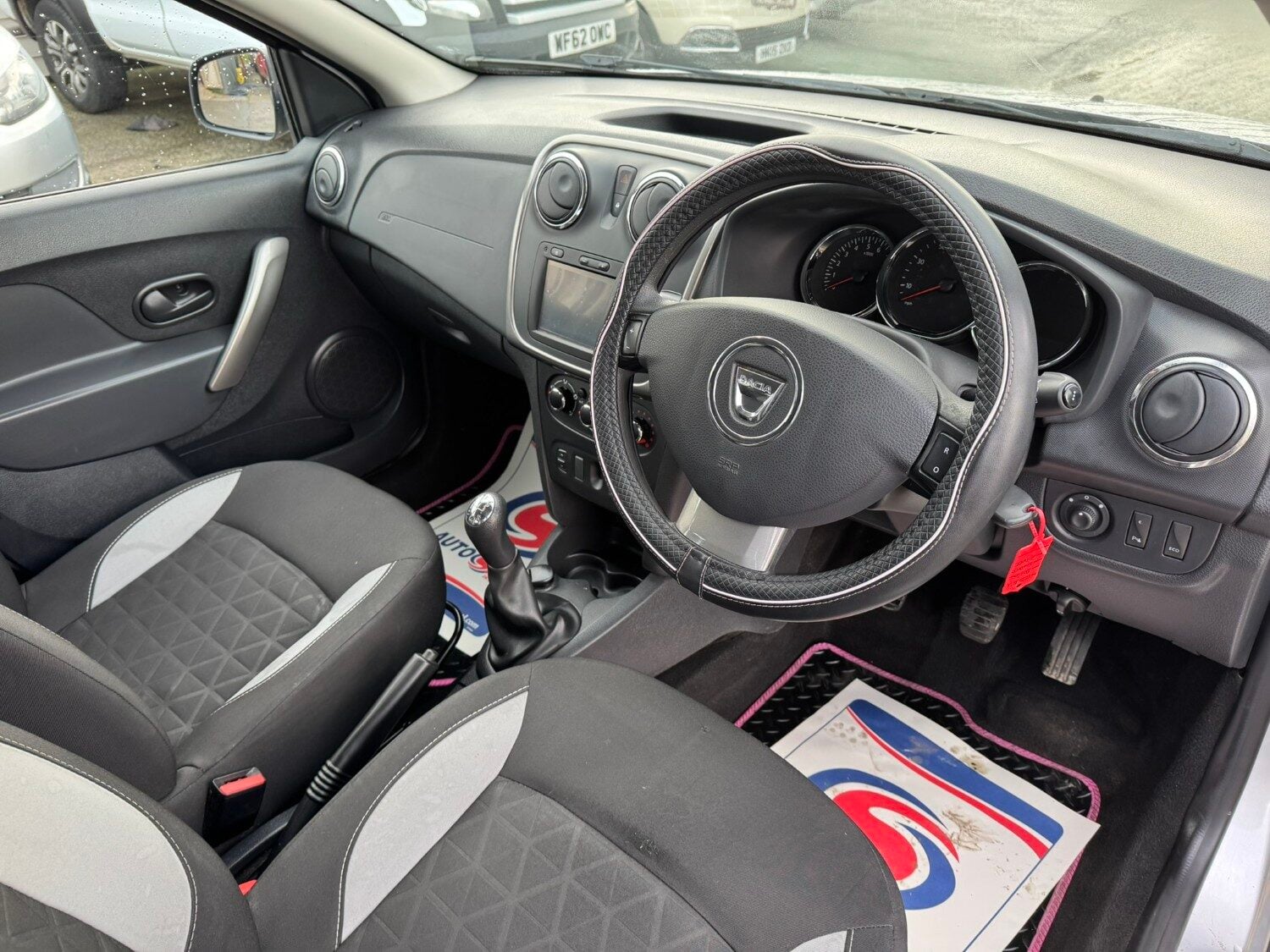 Used Dacia Sandero Stepway 2015 for sale - 76982656: Photo 8