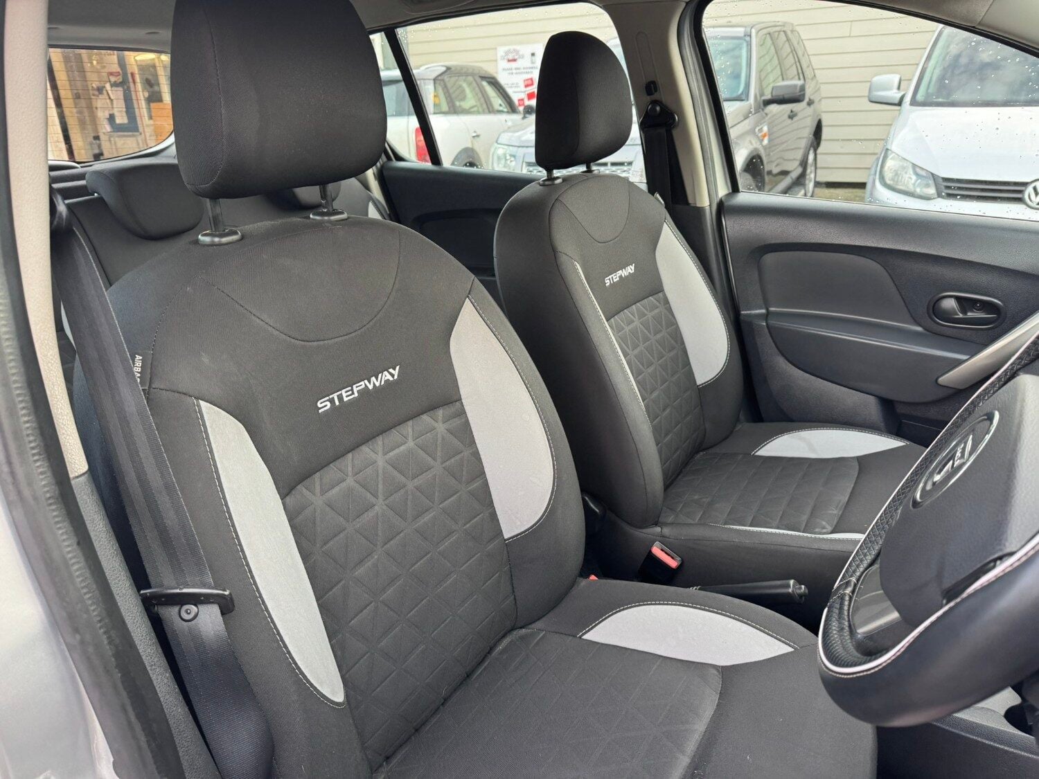 Used Dacia Sandero Stepway 2015 for sale - 76982656: Photo 9