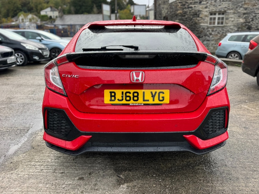 Used Honda Civic 2018 for sale - 76625196: Photo 5