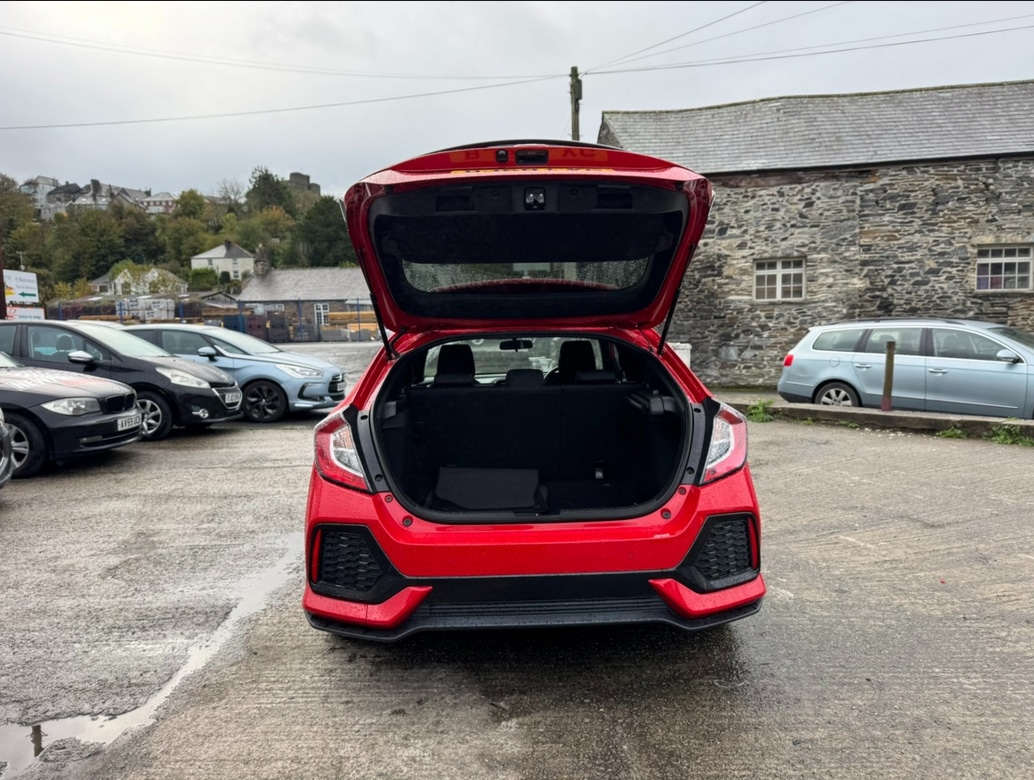 Used Honda Civic 2018 for sale - 76625196: Photo 7