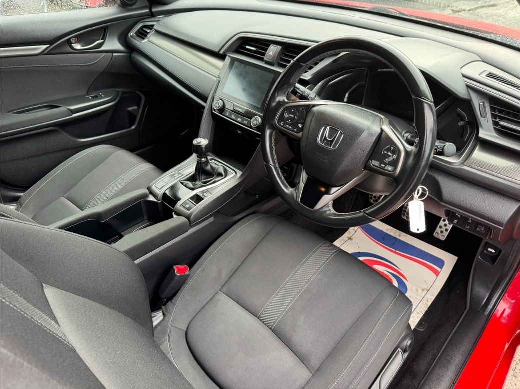 Used Honda Civic 2018 for sale - 76625196: Photo 9