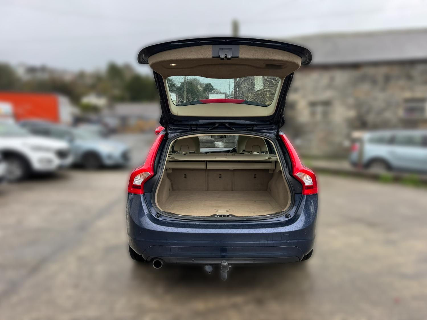 Used Volvo V60 2014 for sale - 76778164: Photo 7