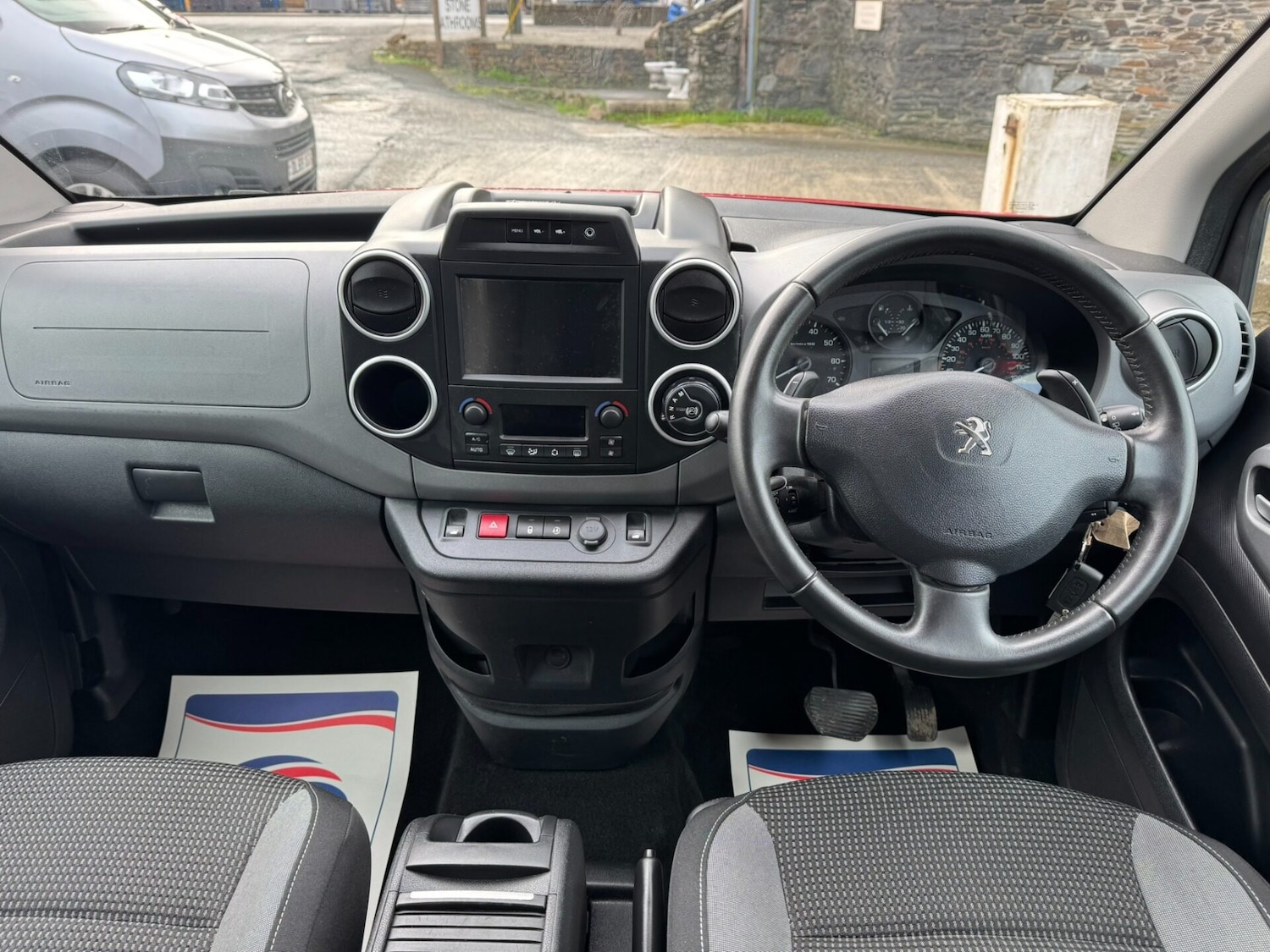 Used Peugeot Partner Tepee 2018 for sale - 77589888: Photo 10