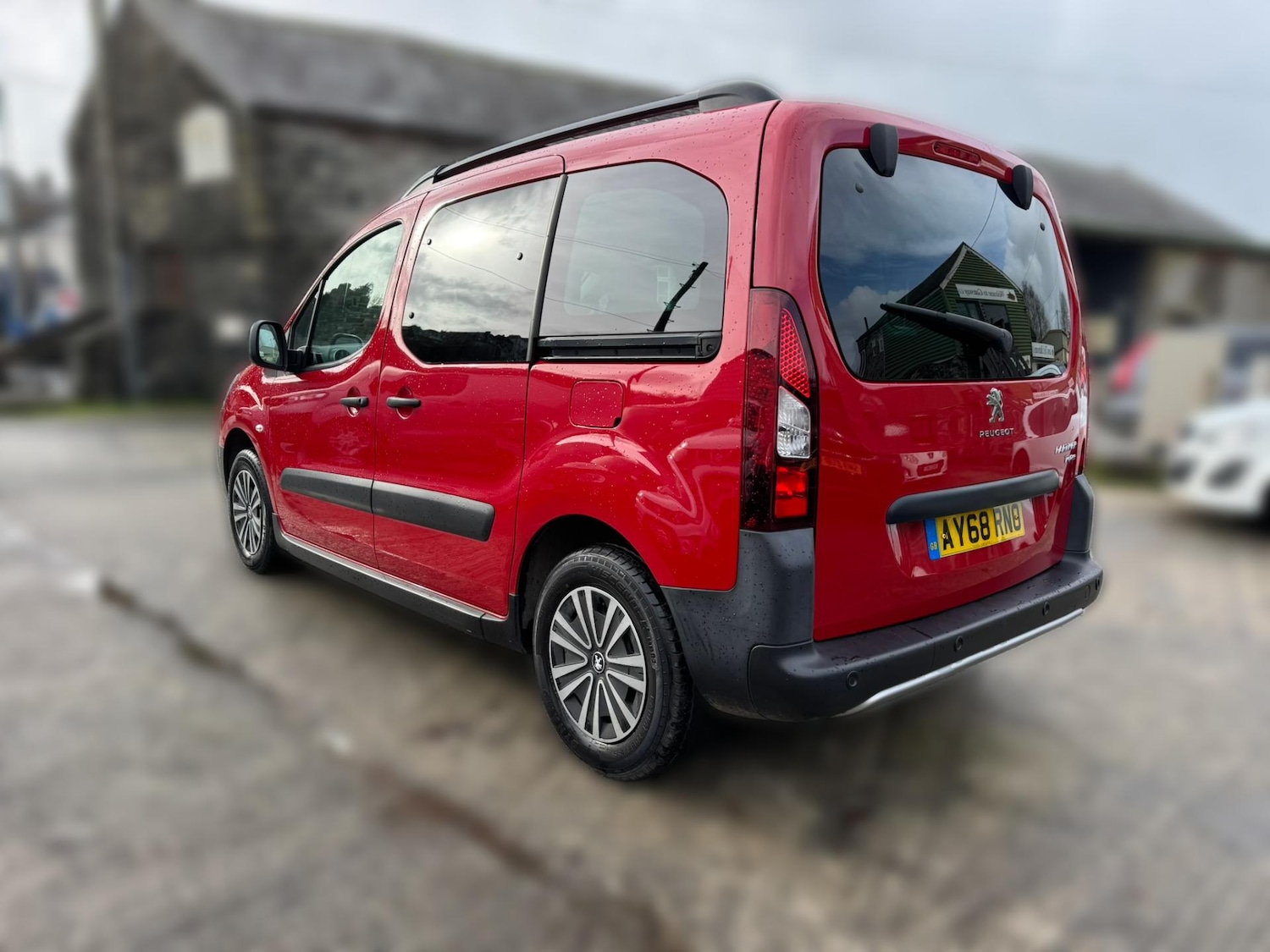 Used Peugeot Partner Tepee 2018 for sale - 77589888: Photo 4