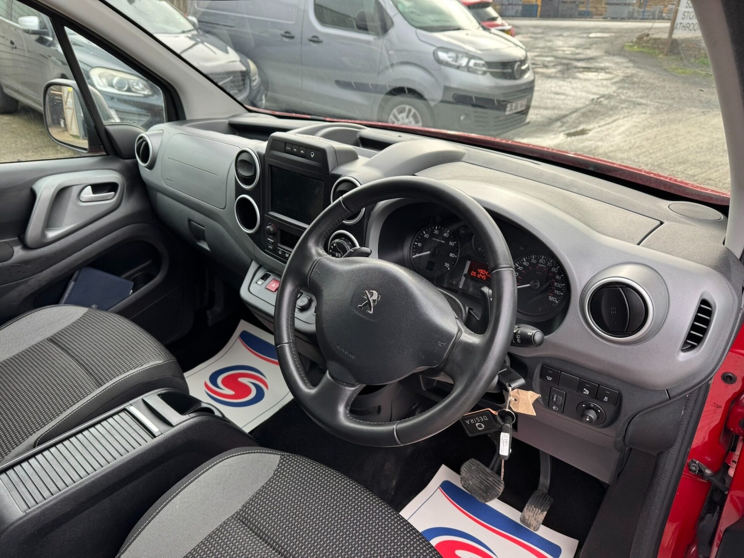 Used Peugeot Partner Tepee 2018 for sale - 77589888: Photo 9