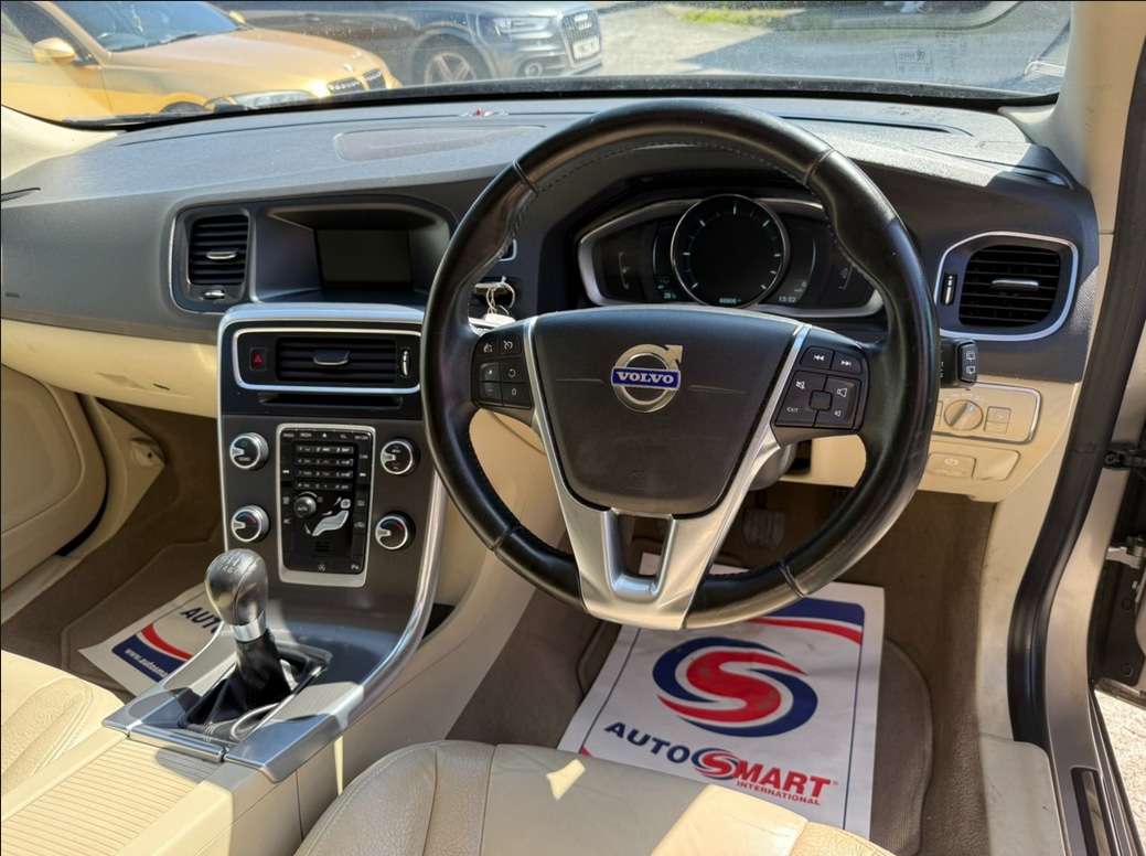 Used Volvo V60 2013 for sale - 76625236: Photo 6