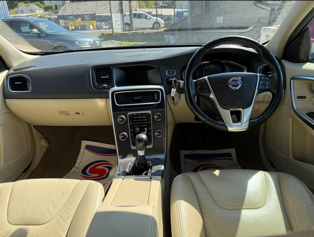 Used Volvo V60 2013 for sale - 76625236: Photo 7