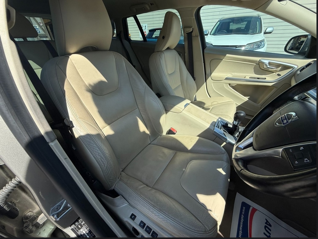 Used Volvo V60 2013 for sale - 76625236: Photo 8