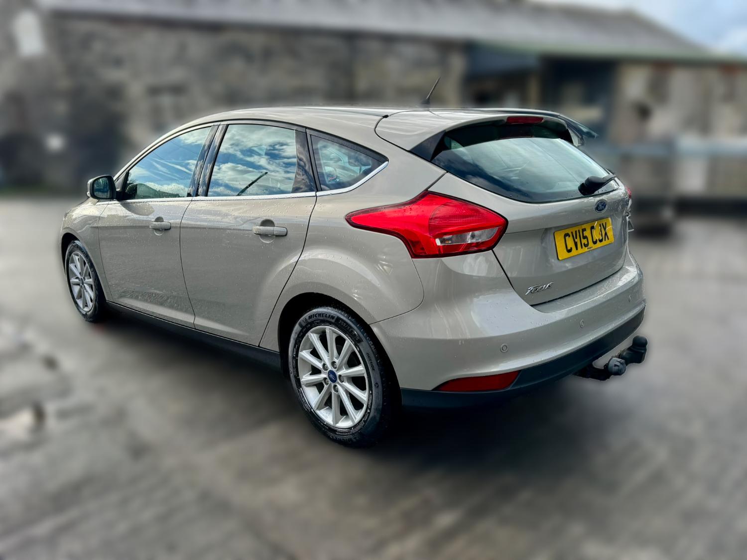 Used Ford Focus 2015 for sale - 76625316: Photo 4