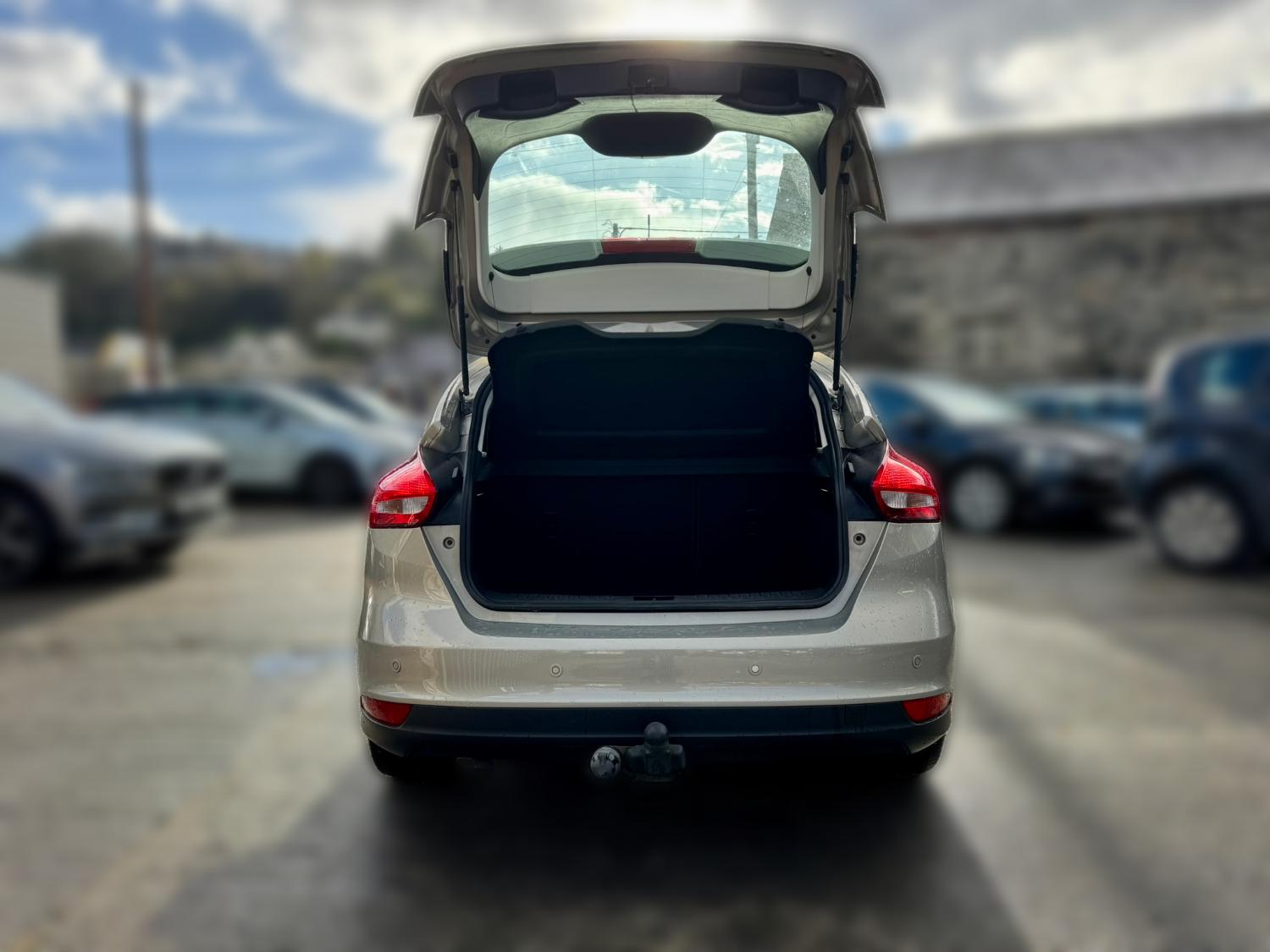 Used Ford Focus 2015 for sale - 76625316: Photo 7